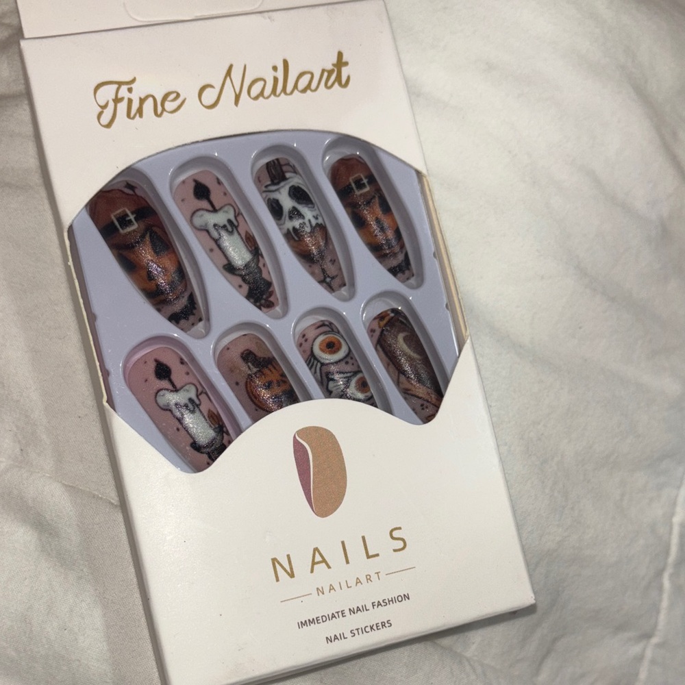 SHEIN Halloween Skull Press-On Nails - Matte